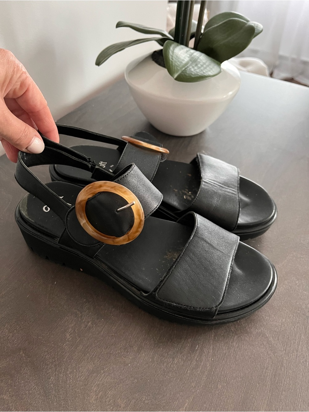 Ara leather and Velcro black sandal